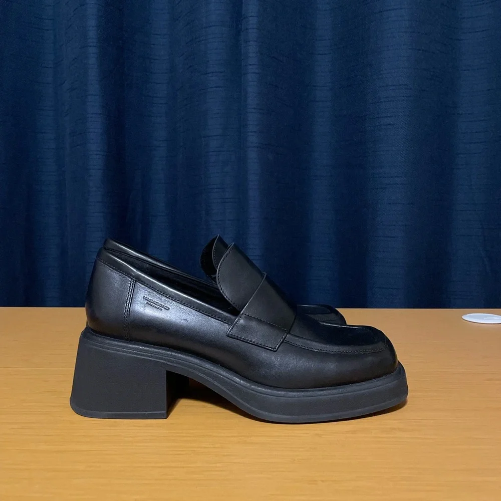 Vagabond Black Dorah Leather Heeled Loafers